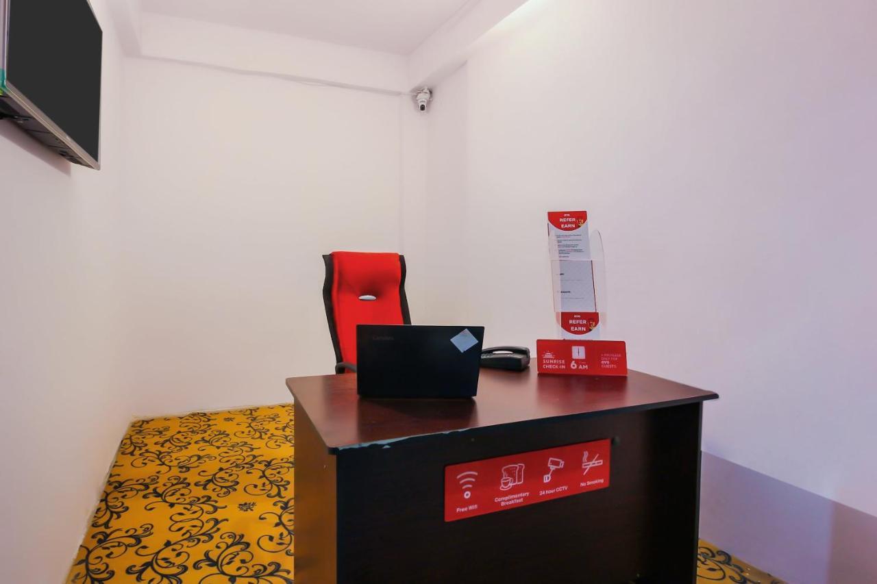 Oyo 17168 Hz Lodge Hyderabad Exterior photo