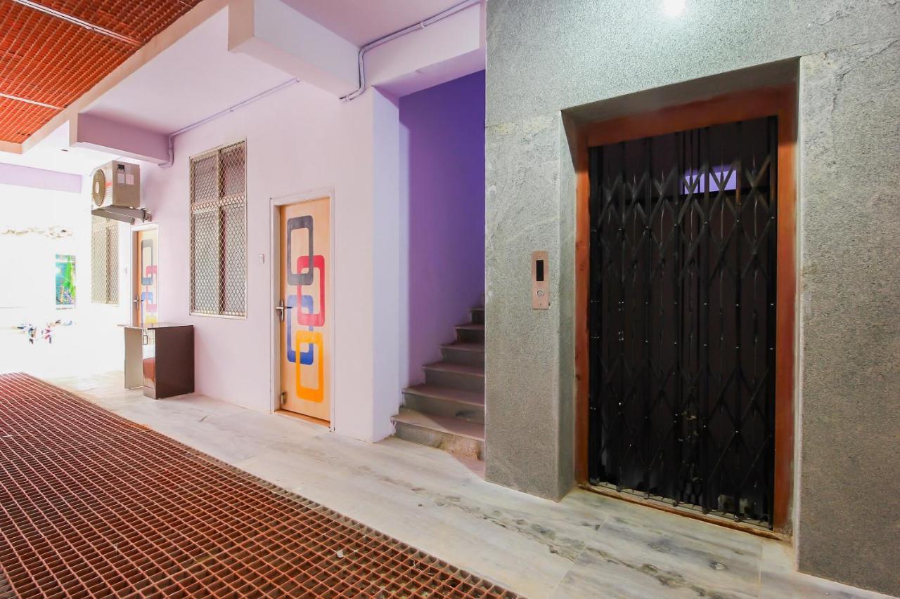 Oyo 17168 Hz Lodge Hyderabad Exterior photo